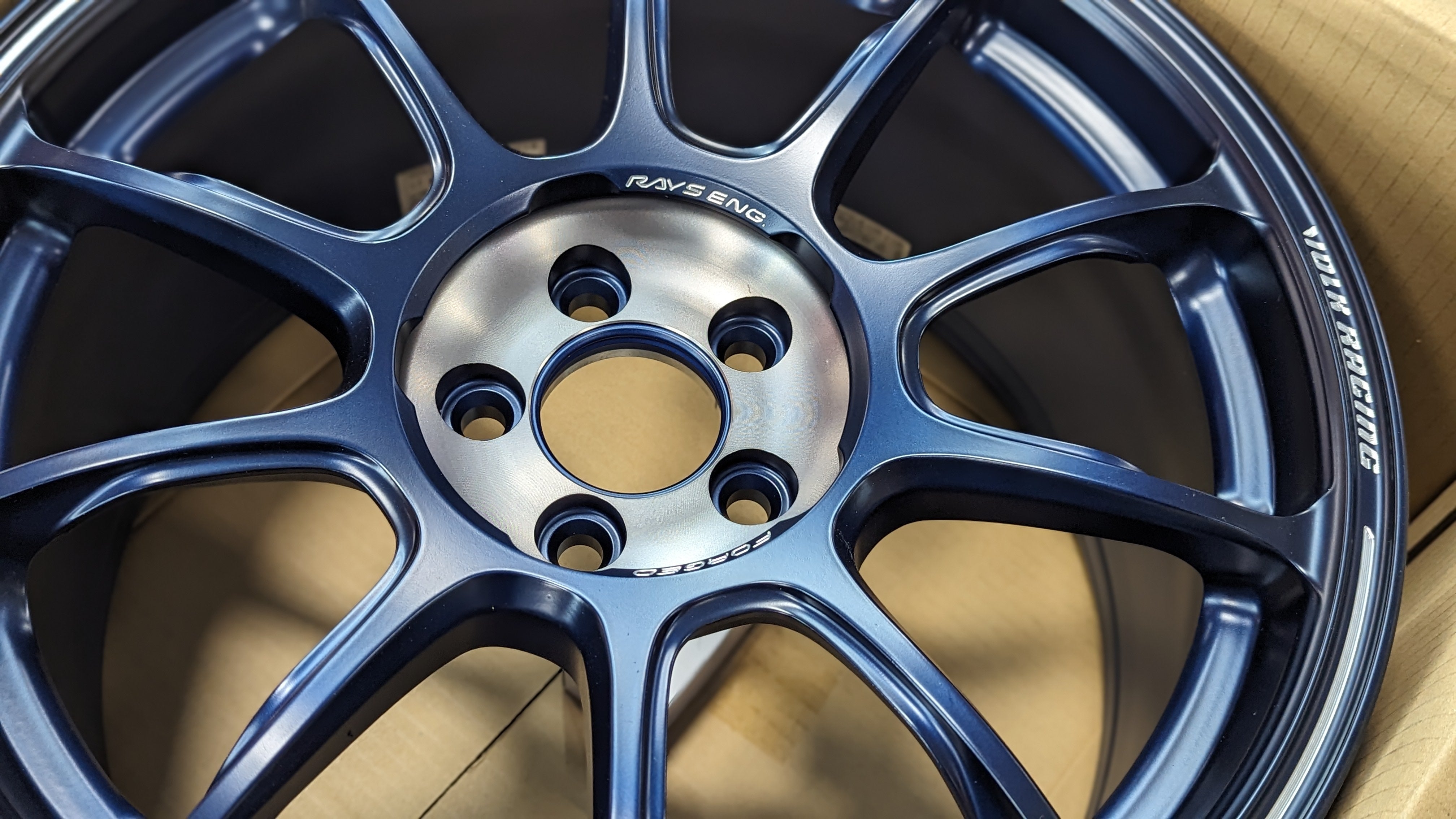 Volk ZE40 Time Attack III - 17x9.0 / Offset +44 / 5x100 Metallic Blue/Matte Black Clear